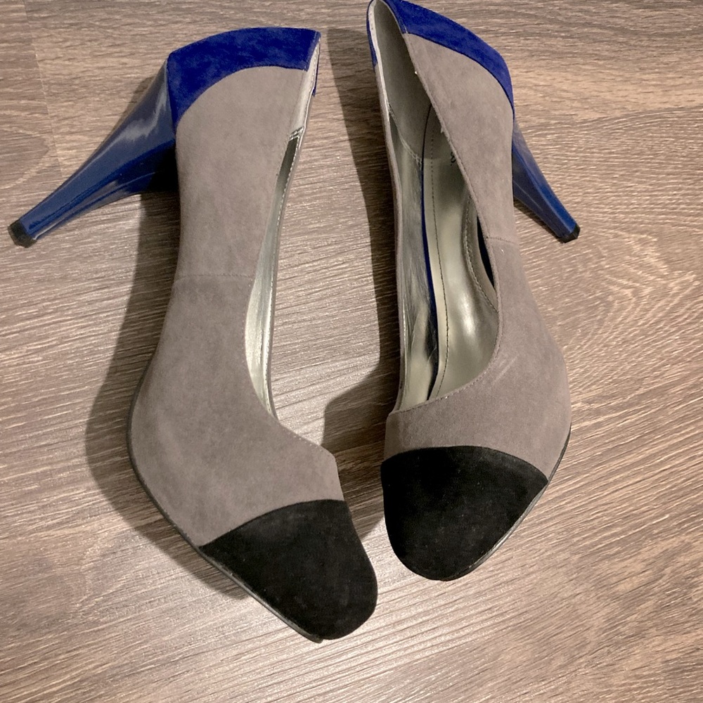 Closed toe pumps - multicolor - like new